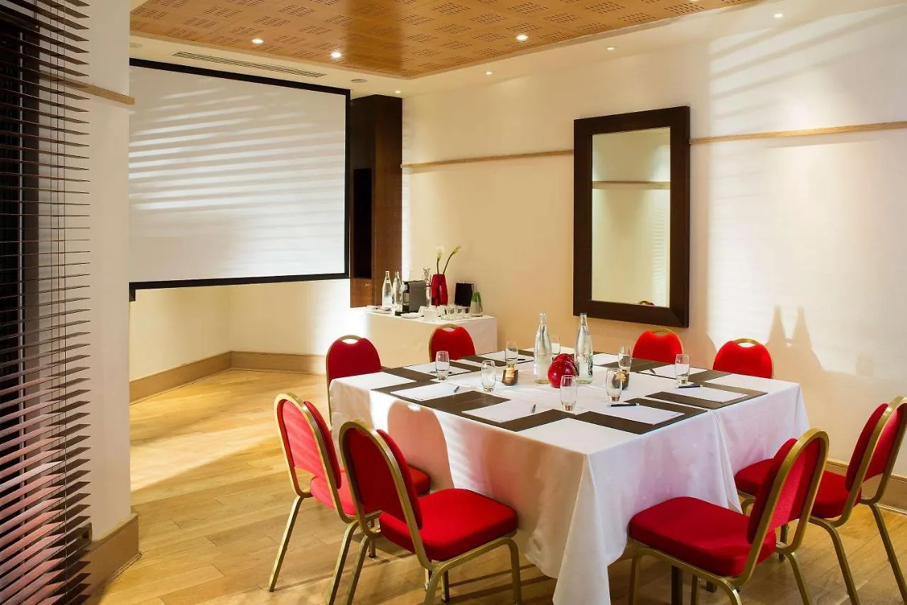 Hotell Grand Champs-elysees 5*
