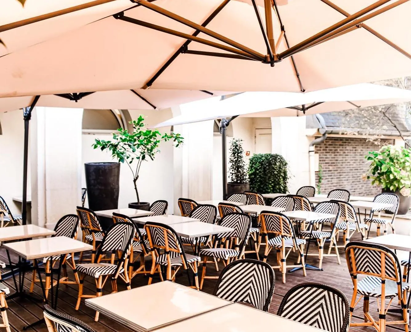 Hotell Grand Champs-elysees Paris