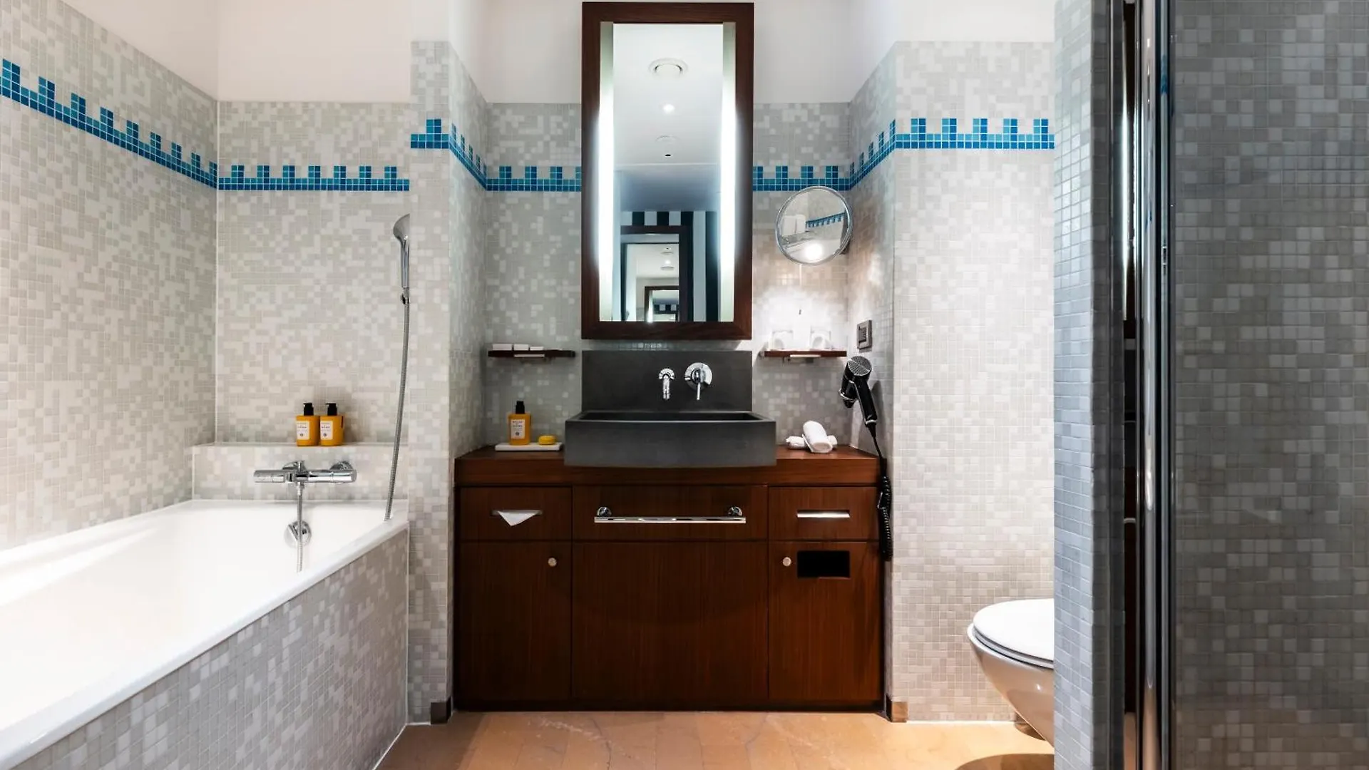Grand Champs-elysees Hotell 5*