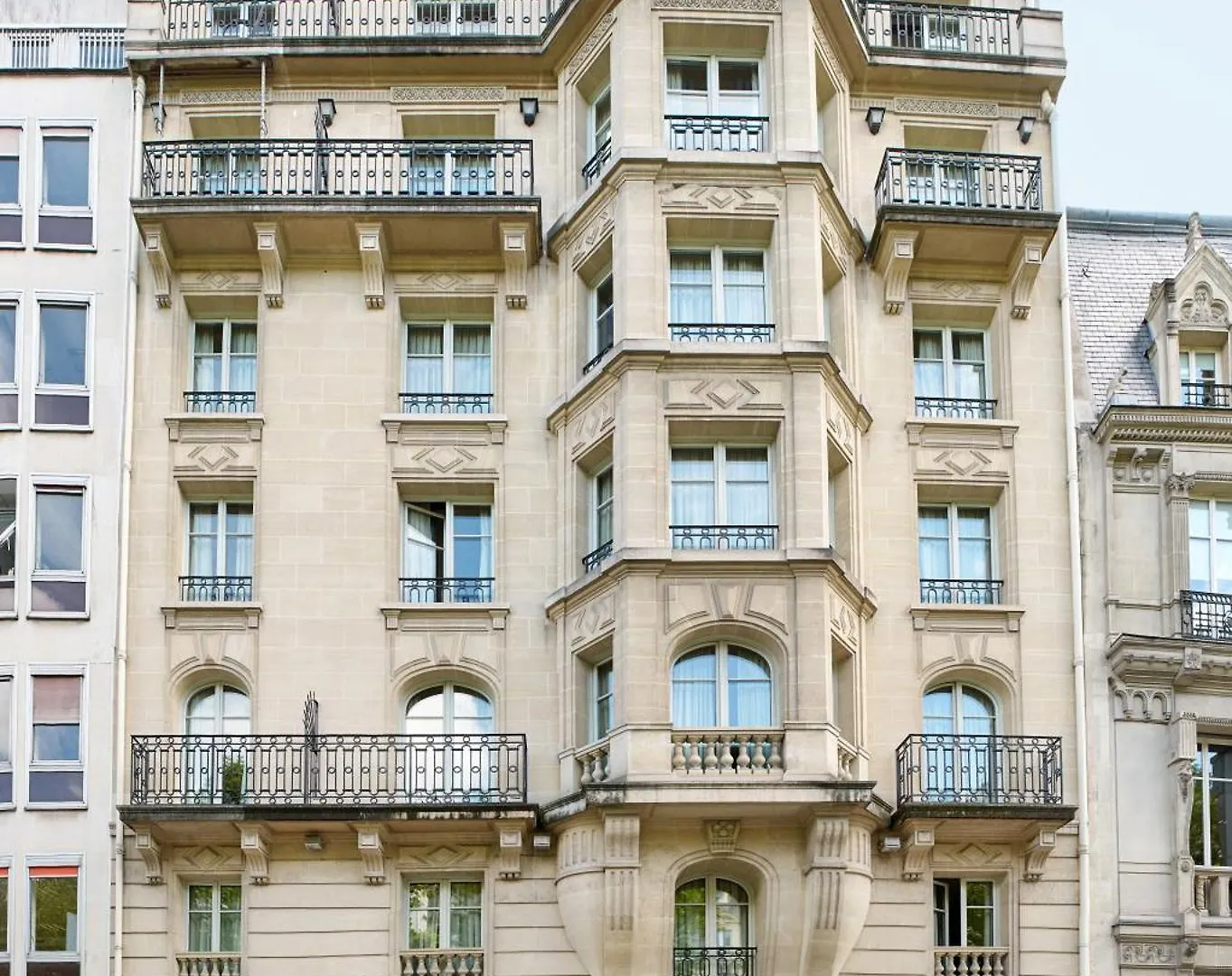 Hotel Grand Champs-elysees Paris