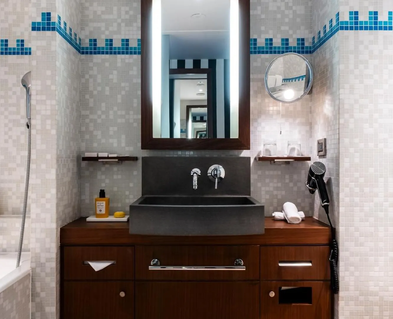 Hotel Grand Champs-elysees 5*
