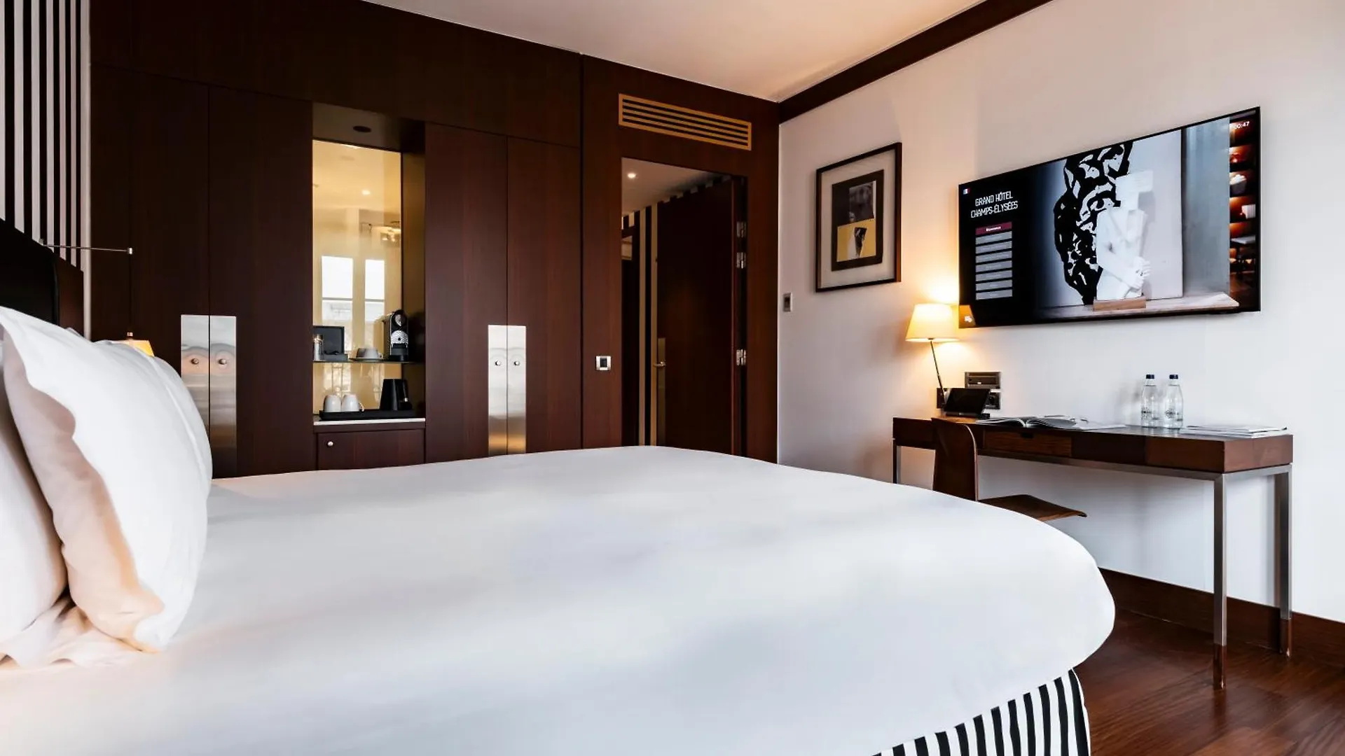 Hotel Grand Champs-elysees 5*