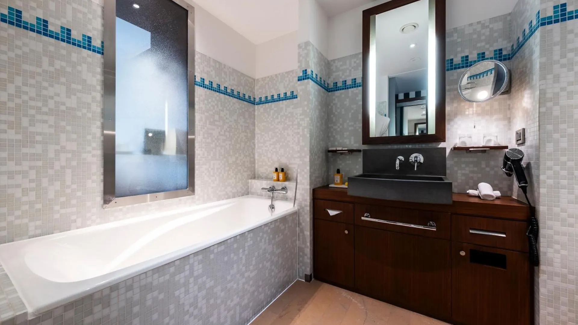 Grand Champs-elysees Hotel